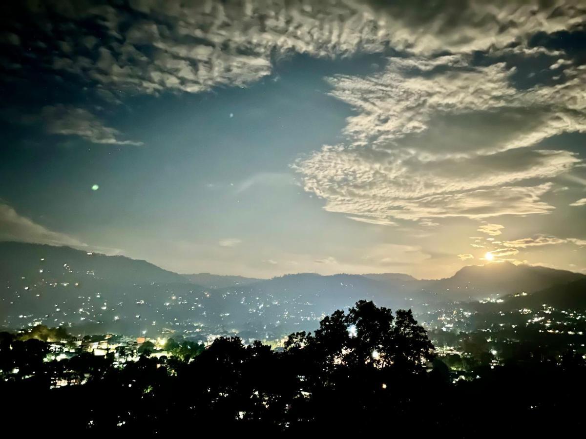 360 City View بادولا المظهر الخارجي الصورة