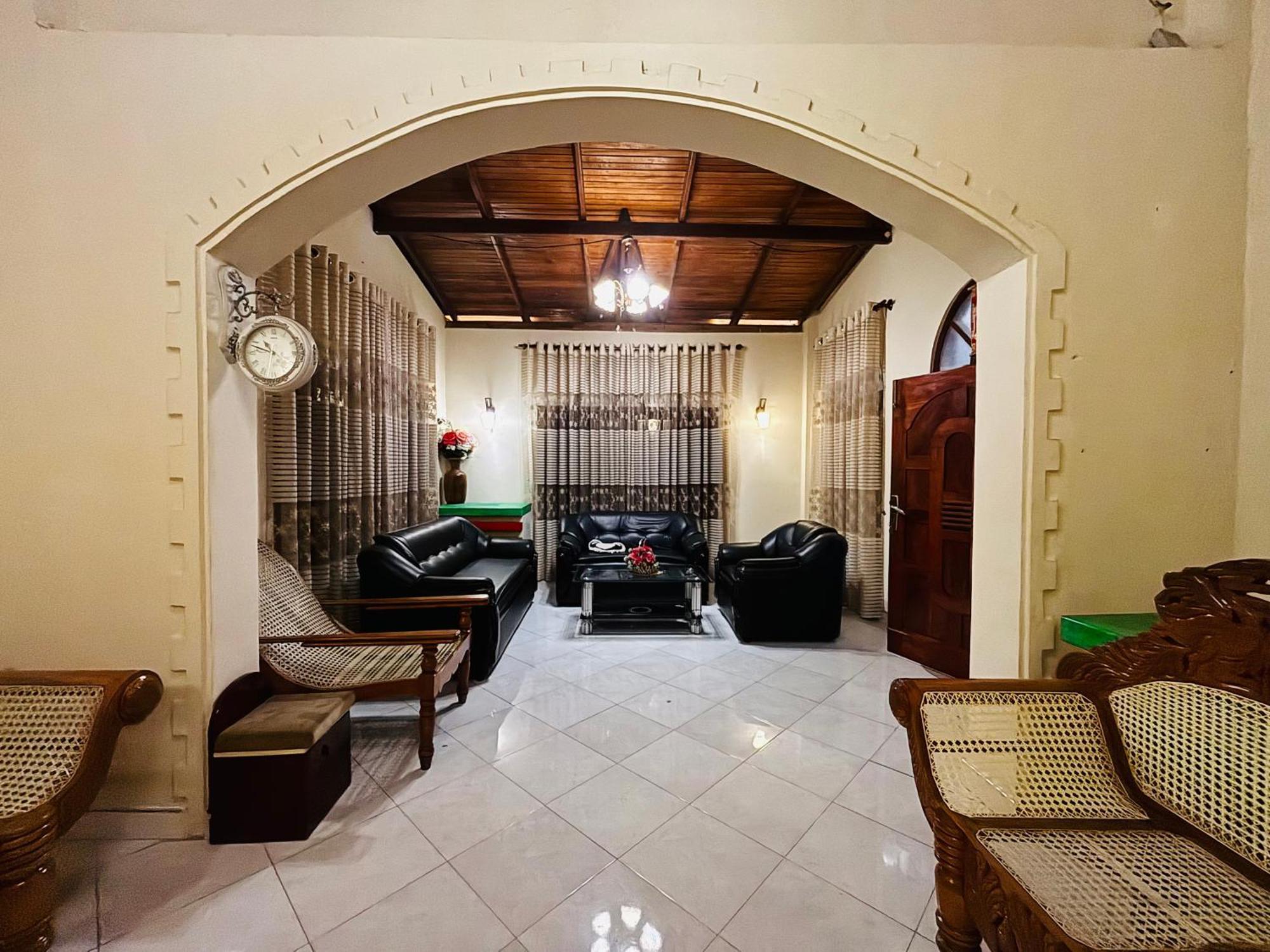 360 City View بادولا المظهر الخارجي الصورة